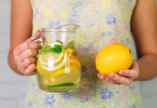 Açken limonlu su içmenin 25 mucizevi faydası